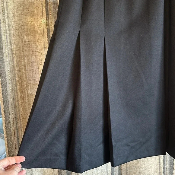Harve Benard by Behard Holtzman classic black skirt - Picture 6 of 7